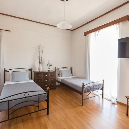 Appartement Giardino Apt, Comfort With Views To Remember!